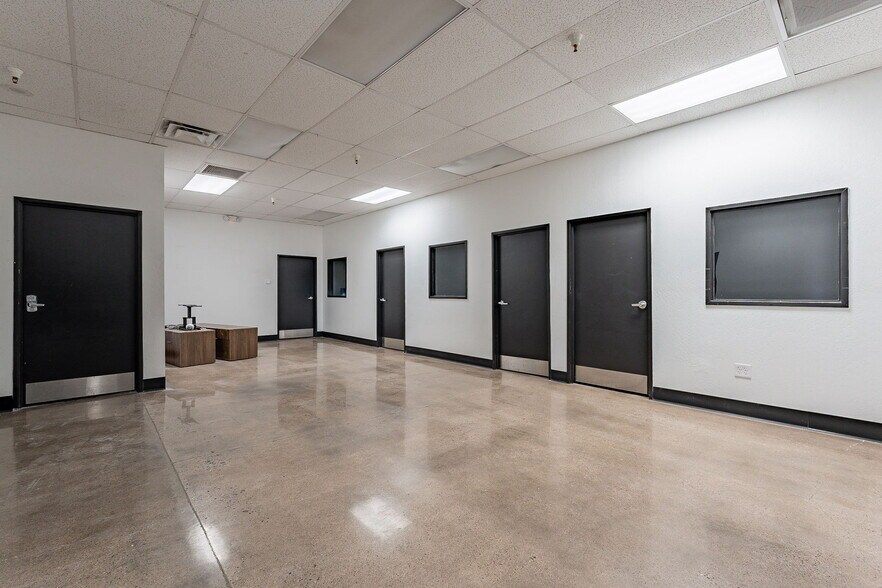 More Photos Of 4205 W Glenrosa Ave, Phoenix Warehouse For Lease