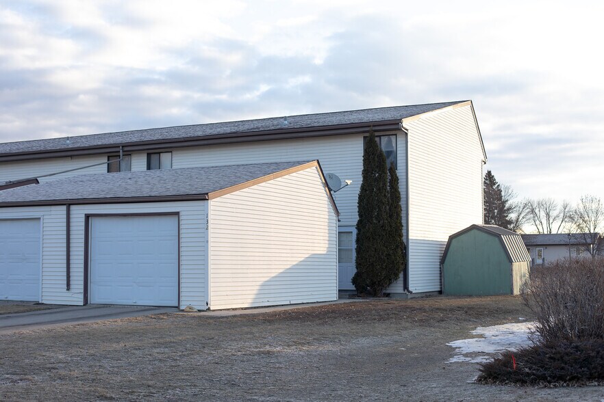 More Photos Of 114 8th Ave SE, Mayville Apartments For Sale