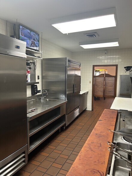 More Photos Of 1729 Jefferson Ave, Washington Freestanding For Sale