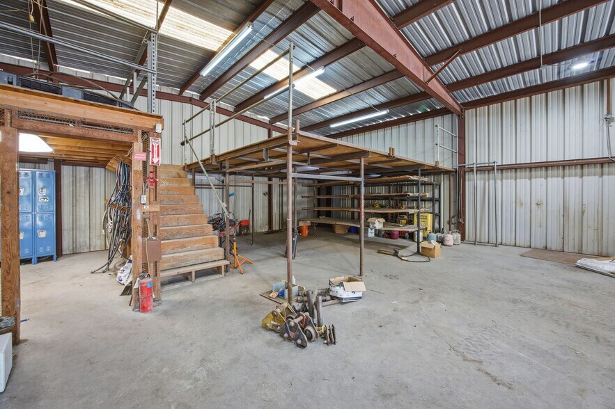 More Photos Of 7909 Rosson Dr., Austin Land For Lease