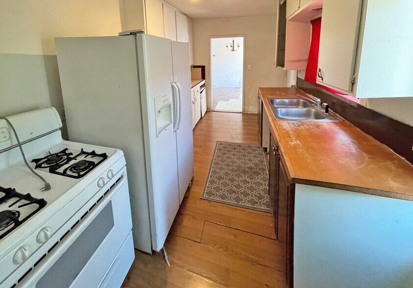 More Photos Of 1567 S Reservoir St, Pomona Religious Facility For Sale