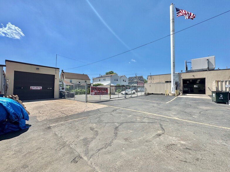 More Photos Of 14610 Guy R Brewer Blvd, Jamaica Warehouse For Sale