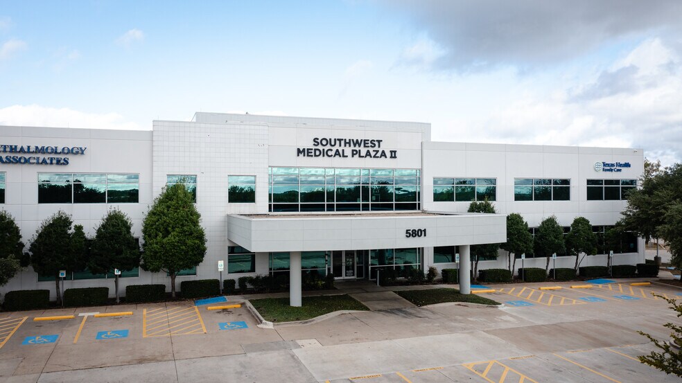 Primary Photo Of 5801 Oakbend Trl, Fort Worth Medical For Lease