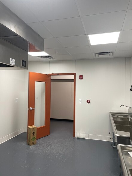 More Photos Of 1516 Military Rd, Buffalo Restaurant For Lease
