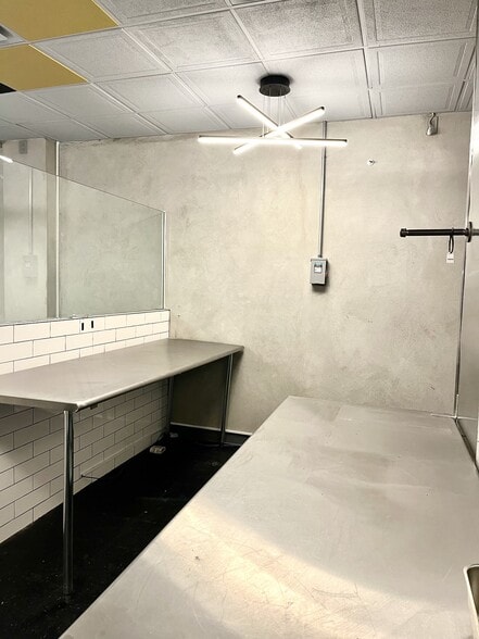 More Photos Of 40-11-40-17 30th Ave, Astoria Apartments For Lease