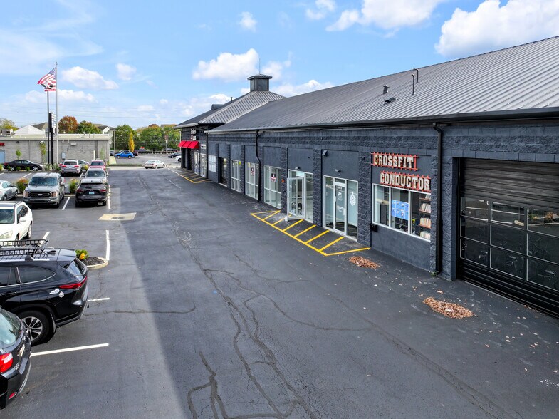 More Photos Of 3801 B Nicholasville Centre Dr, Lexington Unknown For Lease