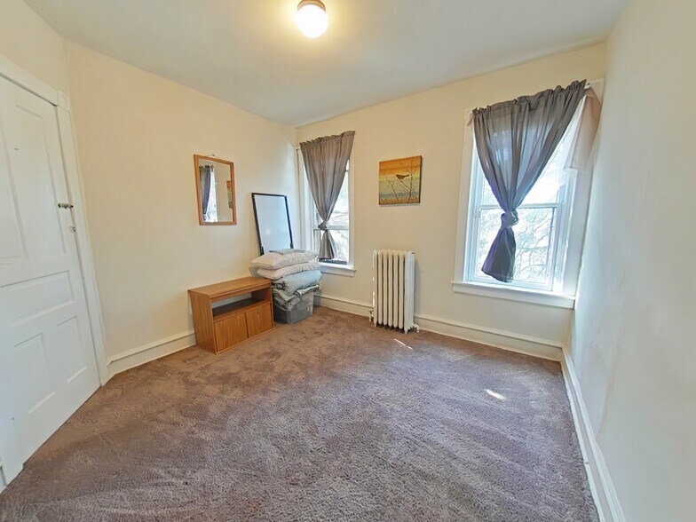 More Photos Of 202 Macdade Blvd, Collingdale Apartments For Sale