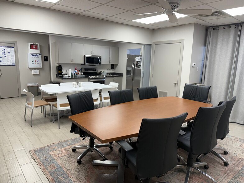 More Photos Of 404 Executive Center Blvd, El Paso Medical For Lease