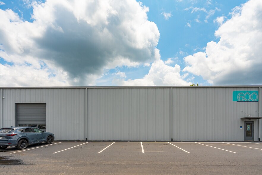 More Photos Of 888 College Park Rd, Summerville Unknown For Lease