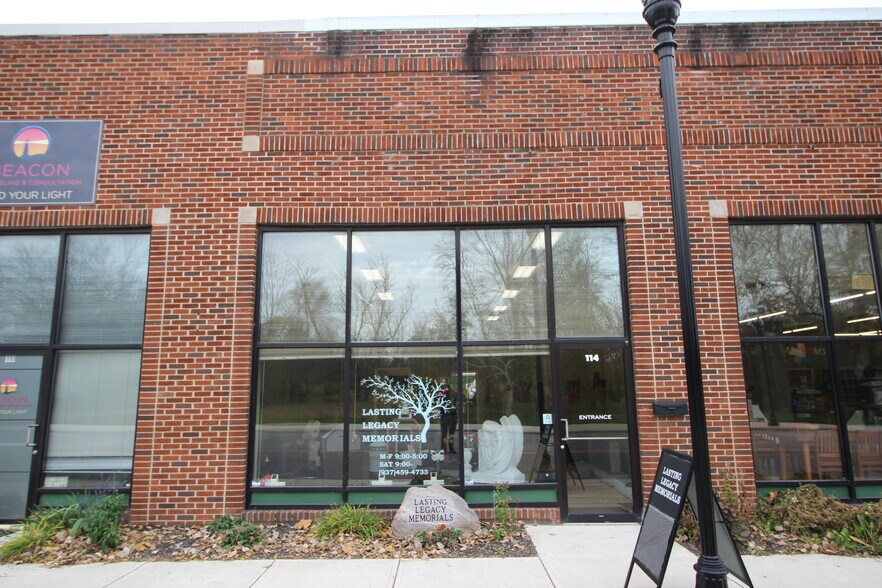 Primary Photo Of 114 N Broadway St, Greenville Storefront For Lease