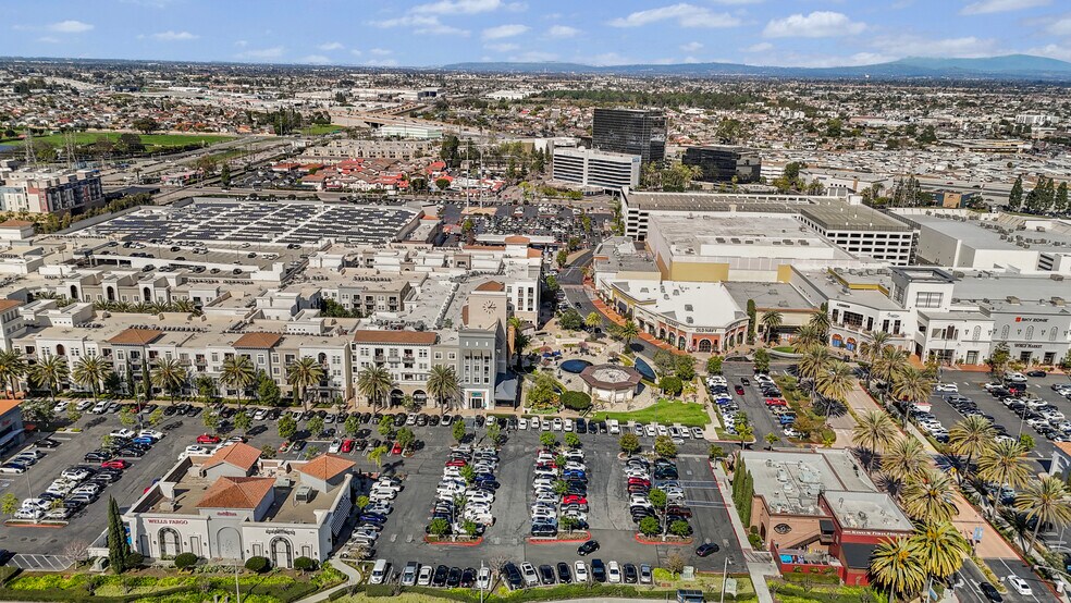 More Photos Of 7521-7631 Edinger Ave, Huntington Beach Apartments For Lease
