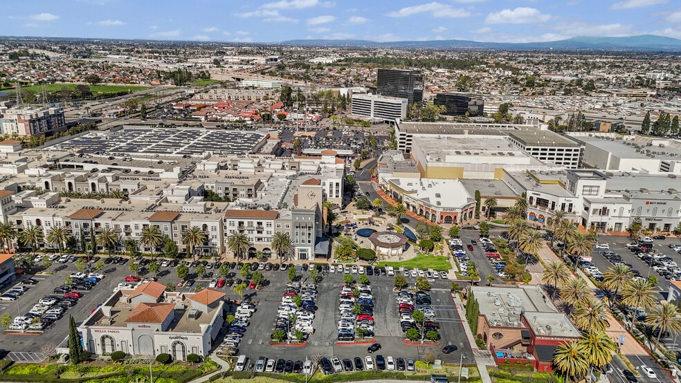 More Photos Of 7631-7631 Edinger Ave, Huntington Beach Apartments For Lease