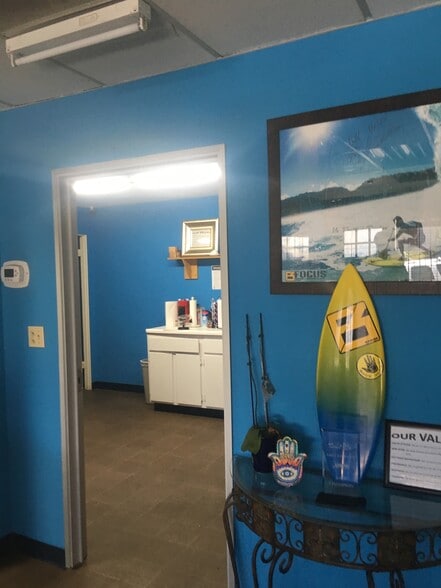 More Photos Of 8223-8227 Remmet Ave, Canoga Park Warehouse For Lease