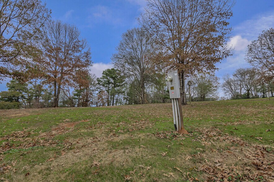 More Photos Of 111 Cypress Bay dr, Milam Specialty For Sale