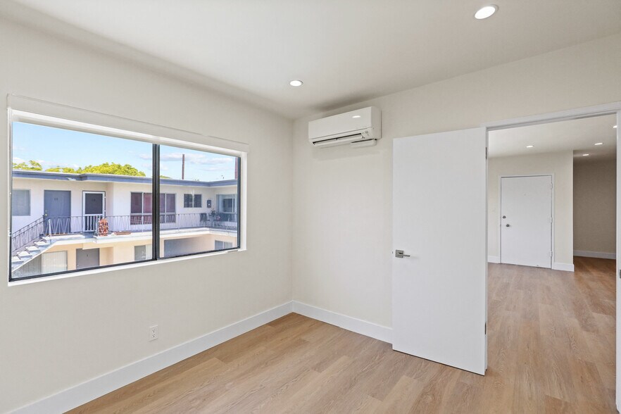 More Photos Of 2001 Penmar Ave, Venice Apartments For Sale