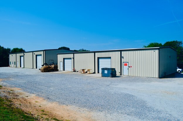 Primary Photo Of 164 Bobby Boss Dr, Loganville Warehouse For Lease