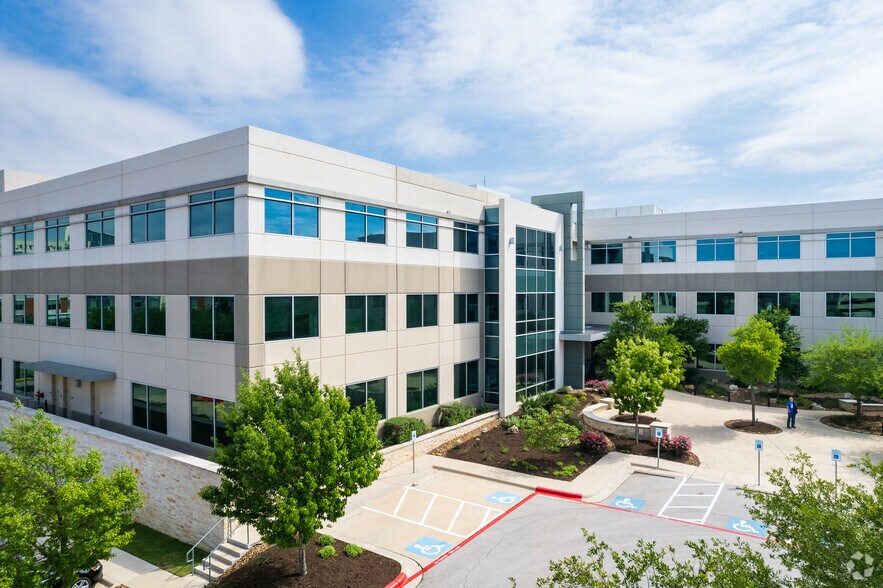 Primary Photo Of 2700 La Frontera Blvd, Round Rock Office For Lease