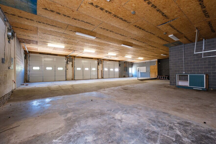 More Photos Of 1090 Virginia Ave, Harrisonburg Flex For Sale