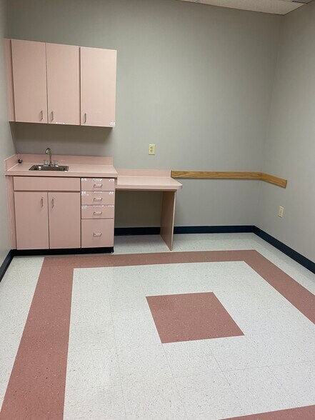 More Photos Of 1810 Mulkey Rd, Austell Medical For Sale