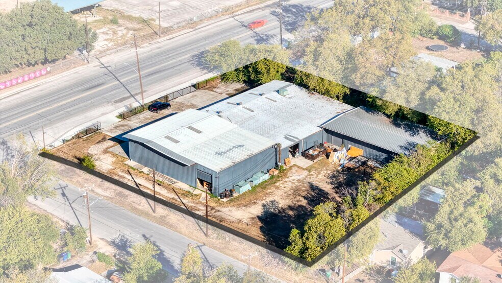 More Photos Of 4714 S Zarzamora St, San Antonio Auto Repair For Sale