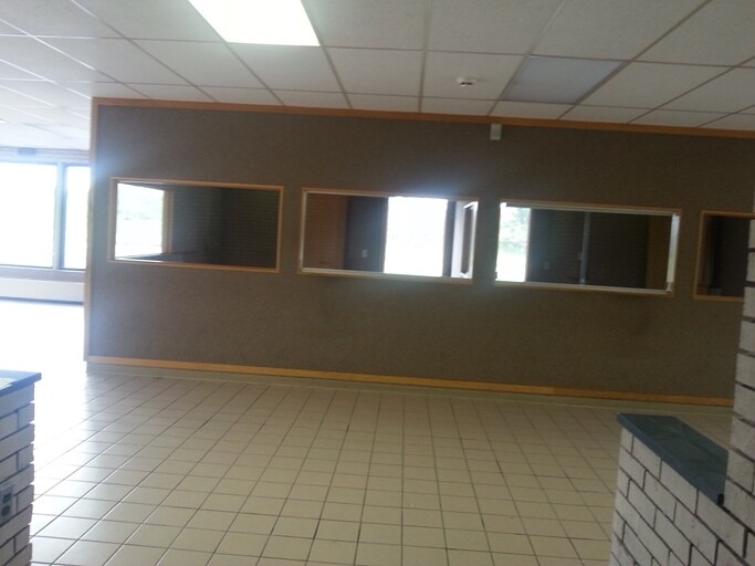 More Photos Of 7019 E Dominick St, Rome Auto Dealership For Lease