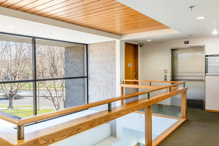 More Photos Of 8733 Lakewood Dr, Windsor Office For Sale