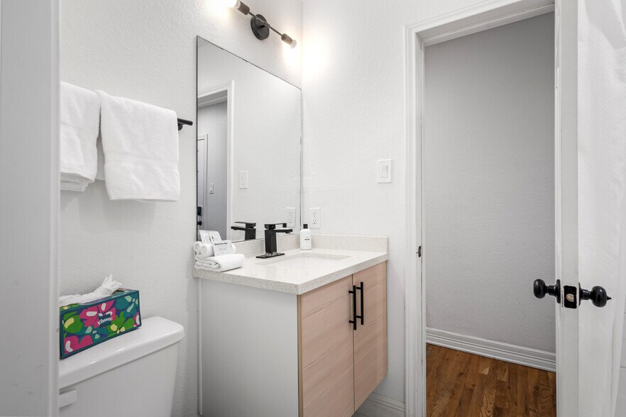 More Photos Of 3404 Rosedale St, Houston Multifamily For Sale