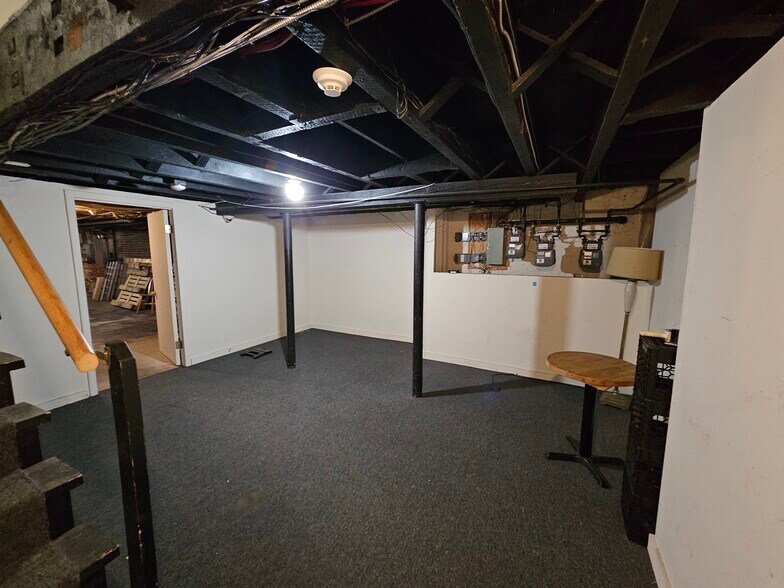 More Photos Of 273 Main St, Northampton Storefront Retail Office For Lease