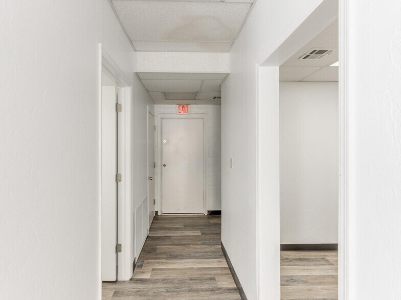 More Photos Of 120 Thompson Dr, Norman Storefront For Lease