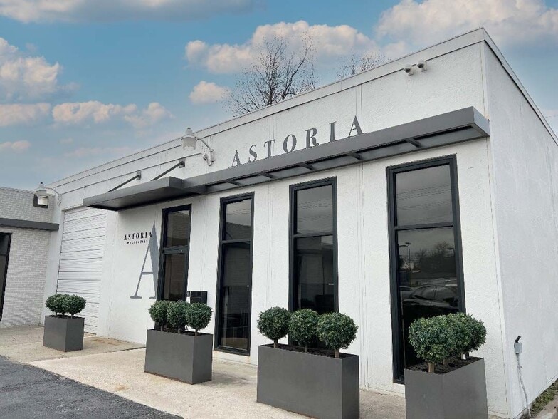 More Photos Of 4224 S Peoria Ave, Tulsa Flex For Lease