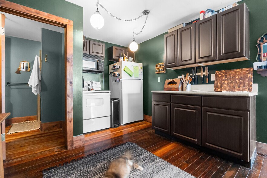 More Photos Of 105 N Broadway St, Cassopolis Office For Sale