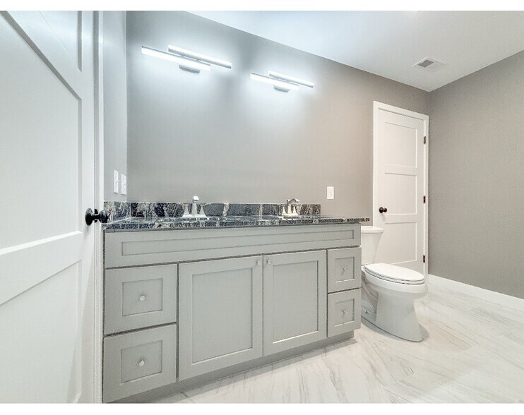 More Photos Of 60 Richards St, Worcester Apartments For Sale