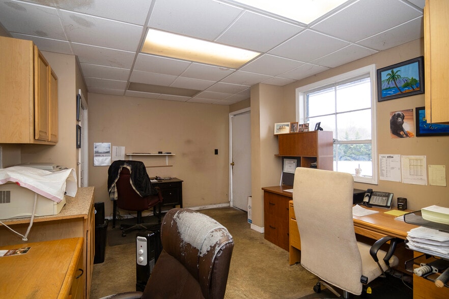 More Photos Of 344 Main Rd, Vineland Freestanding For Sale