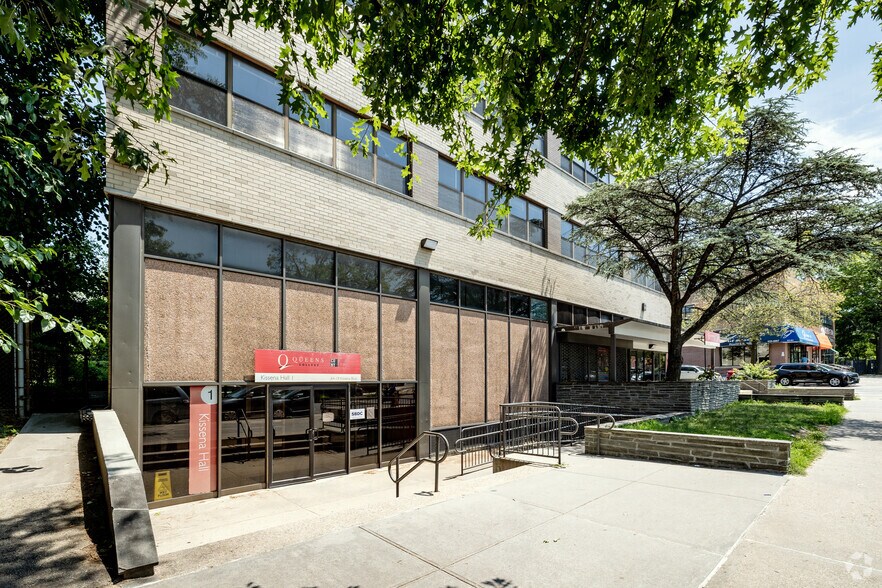 More Photos Of 64-19 Kissena Blvd, Flushing Office For Sale