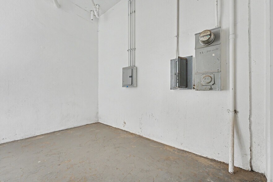 More Photos Of 421 E 6th St, Los Angeles Warehouse For Sale