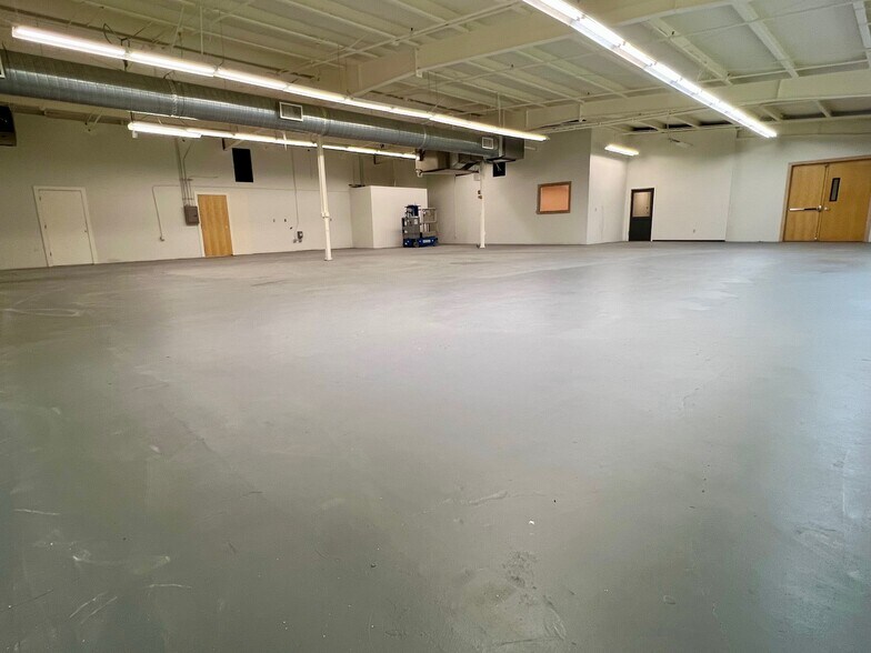 More Photos Of 711 NW 3rd St, Corvallis Research And Development For Lease