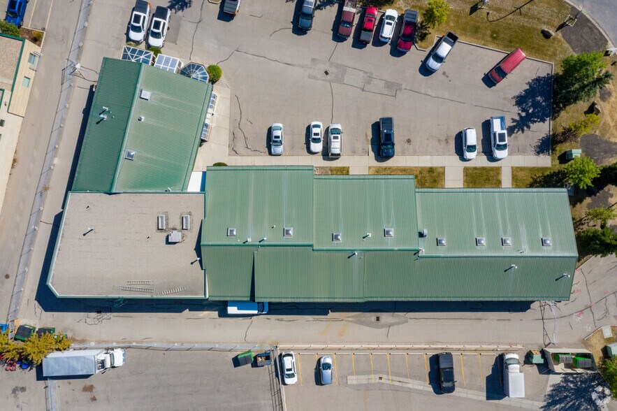 More Photos Of 5065 13th St SE, Calgary Warehouse For Lease