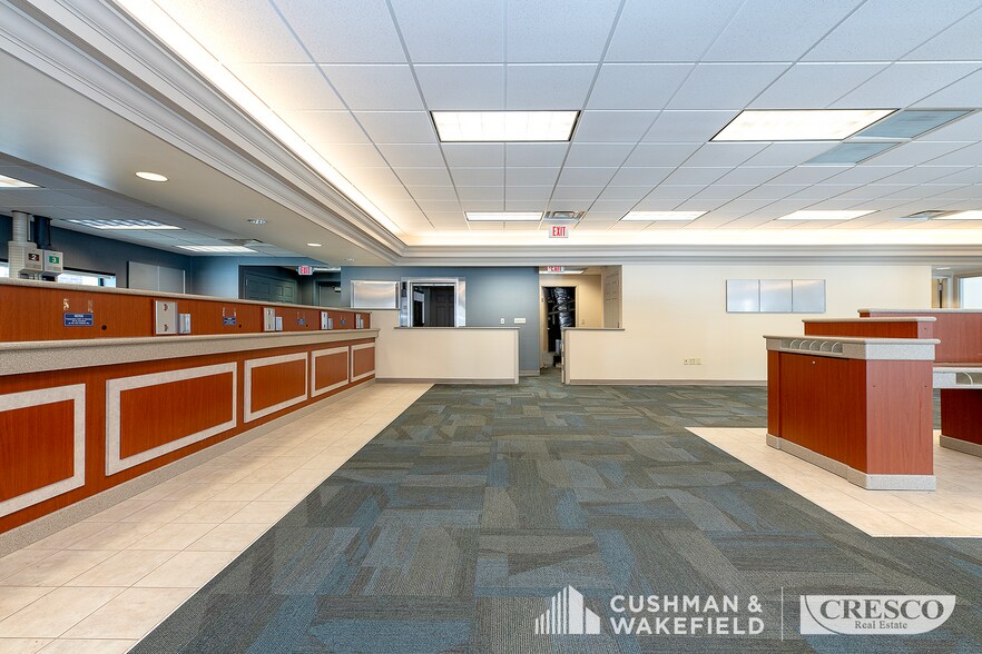 More Photos Of 24149-25389 Cedar Rd, Lyndhurst Unknown For Lease