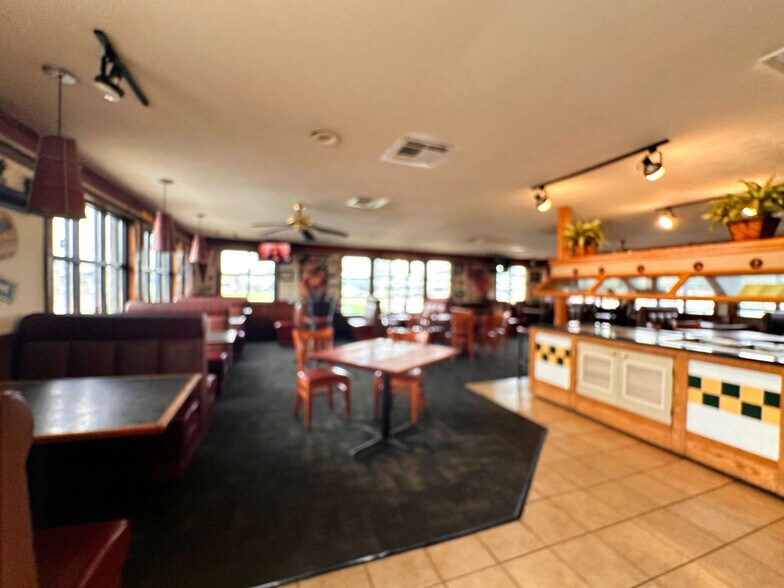 More Photos Of 635 E Admiral Doyle Dr, New Iberia Restaurant For Sale