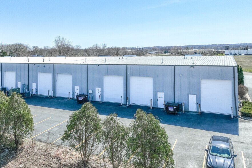More Photos Of 212 Lindow Ln, Marengo Warehouse For Lease