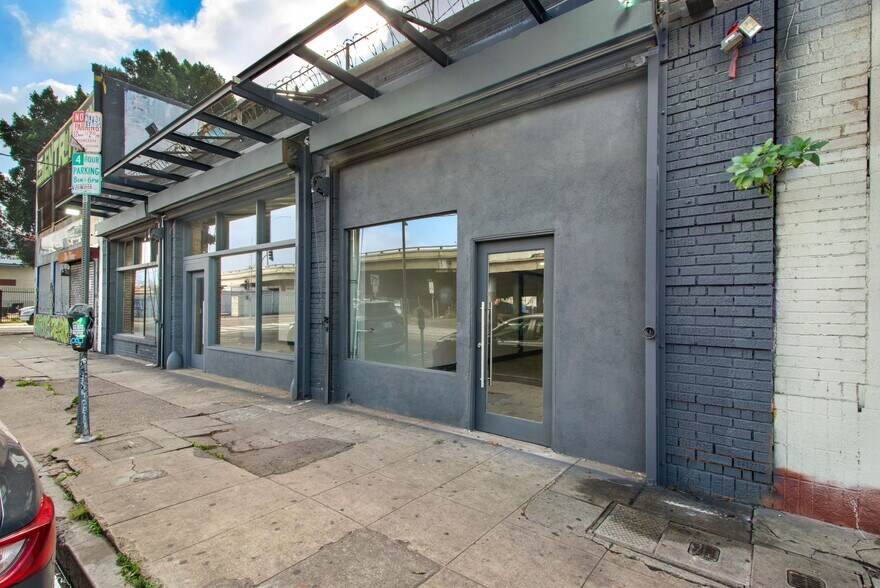 More Photos Of 236 W 18th St, Los Angeles Warehouse For Lease