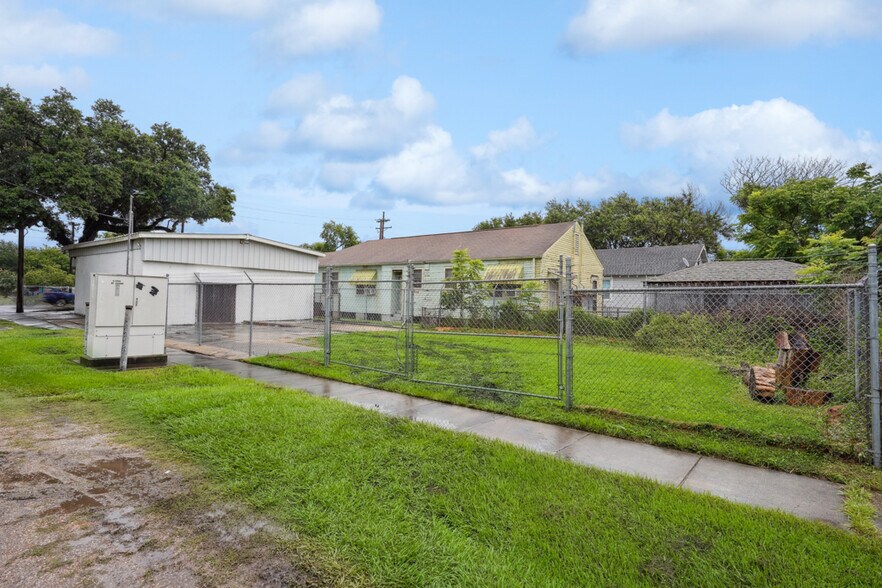 More Photos Of 5700 St Claude Ave, New Orleans Storefront For Sale