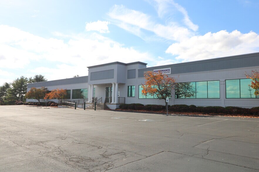 More Photos Of 826 Newtown Yardley Rd, Newtown Office For Sale