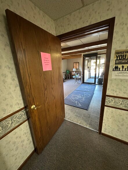 More Photos Of 4333 W Saint Joseph Hwy, Lansing Medical For Lease
