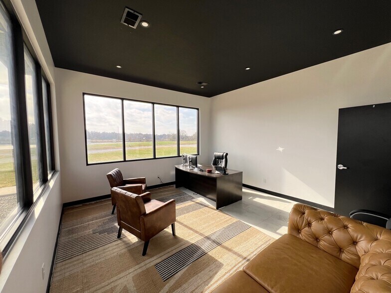 More Photos Of 22800 Highway H, Sedalia Manufacturing For Sale