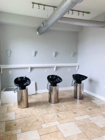 More Photos Of 3913-3915 Eastern Ave, Cincinnati Storefront Retail Office For Lease