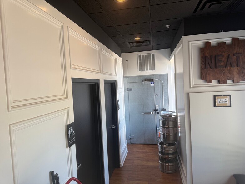 More Photos Of 1031-1055 Station Dr, Oswego General Retail For Lease