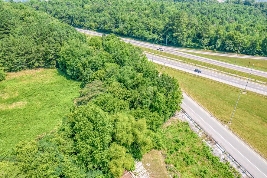 More Photos Of 801 Larry Byrd Rd, Kingston Light Distribution For Sale