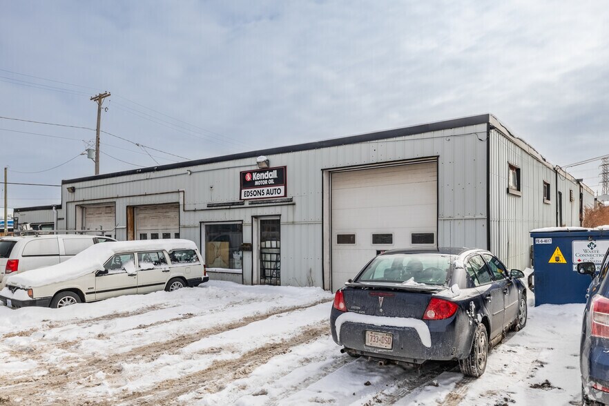 More Photos Of 842 Clyde Ave, Ottawa Auto Repair For Sale