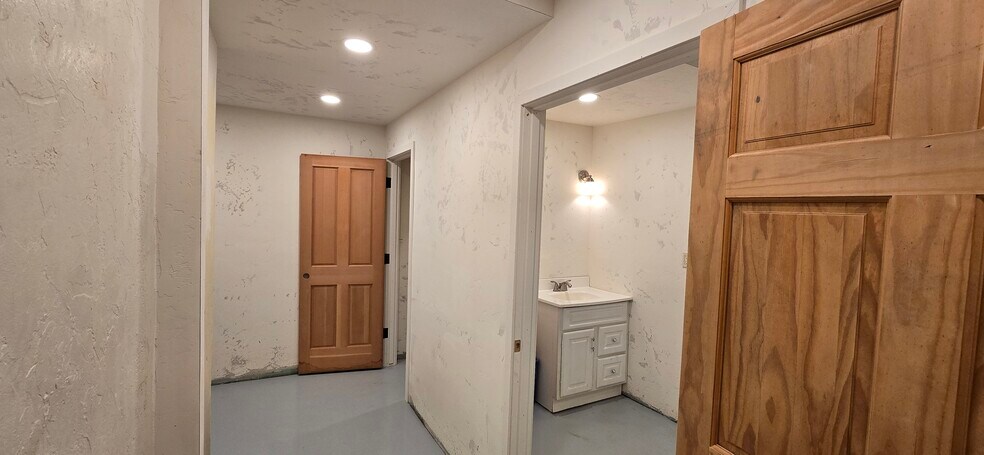 More Photos Of 334 S Montezuma St, Prescott General Retail For Lease